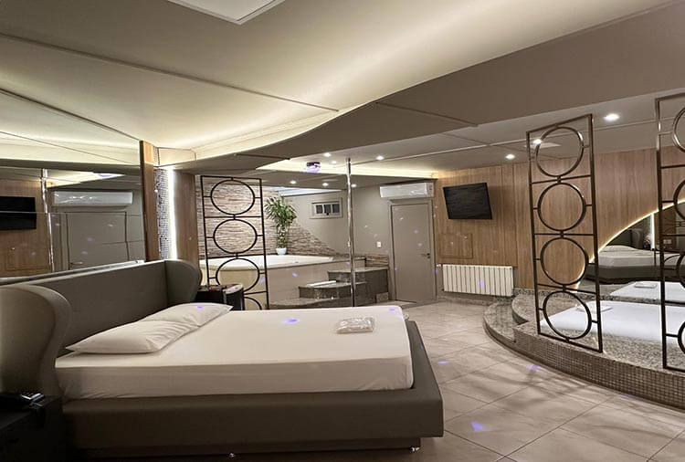 Motel Casa de Pedra - Suíte A 