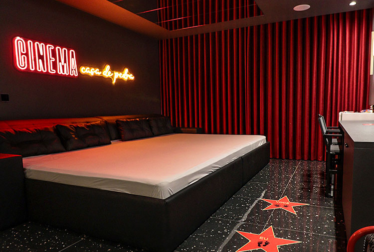 Motel Casa de Pedra - Suíte 16 Cinema