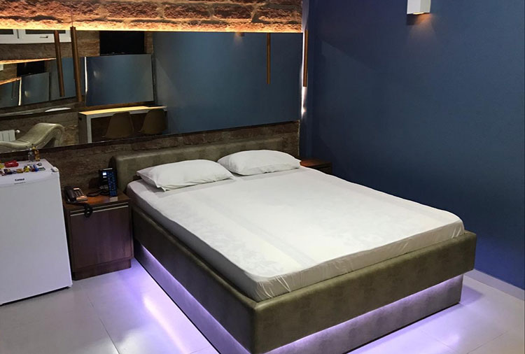 Motel Casa de Pedra - Suíte 11 Turquesa
