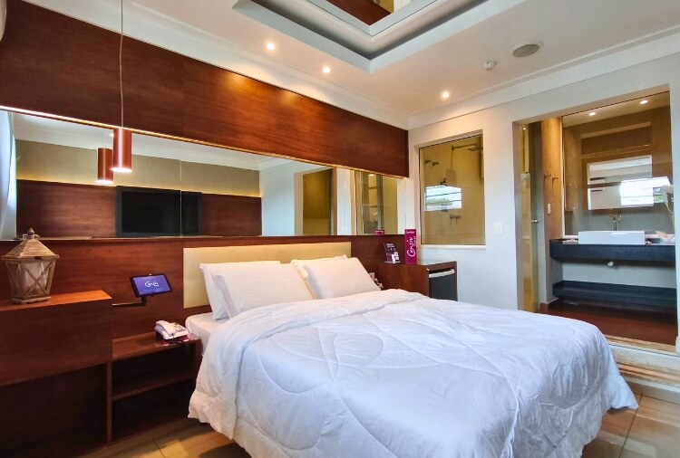 Censiv Motel - Suíte Brilhante