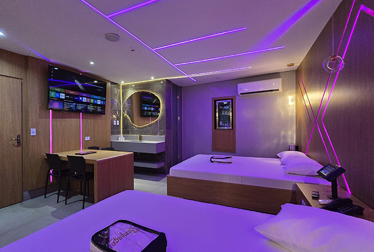 Champagne Motel - Suíte Champagne Hidro e Piscina