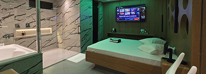 Champagne Motel
