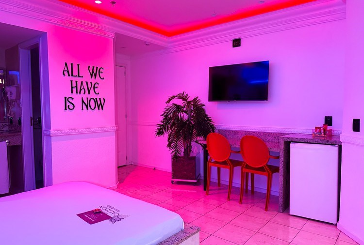 Motel Cálidon - Suíte Super Luxo Cronos 109