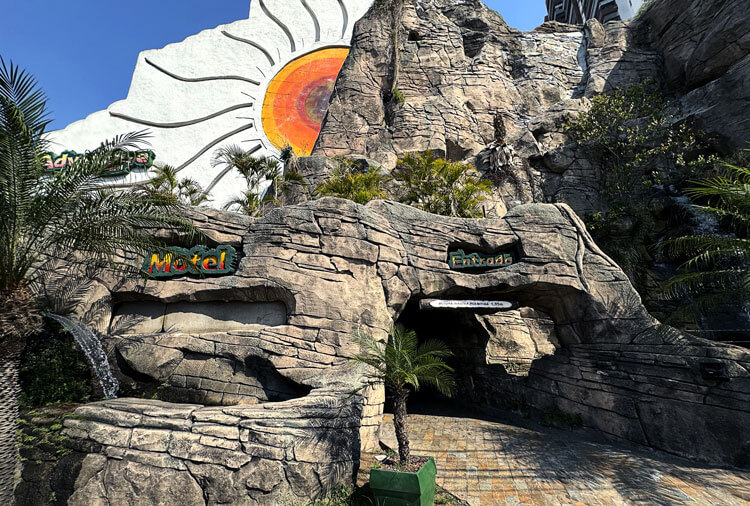 Adventure Motel - fachada