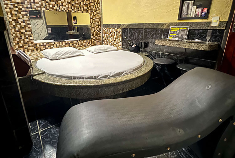 Motel Emoções - Mondubim - Suíte Luxo