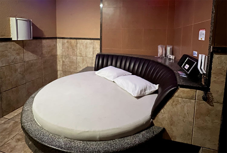 Motel Emoções - Barra - Suíte Especial