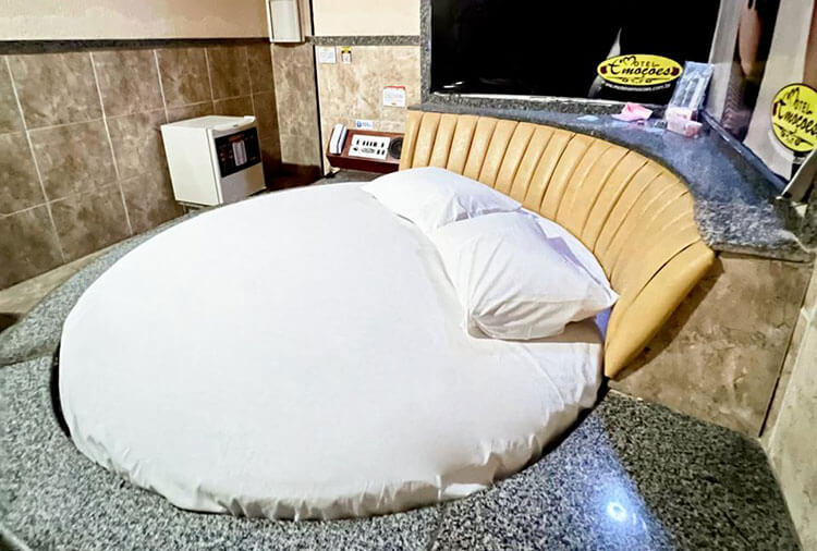 Motel Emoções - Barra - Suíte Luxo