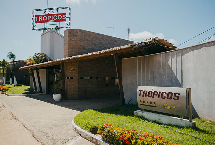 Trópicos Motel - fachada