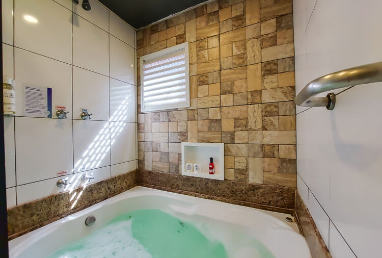 imagem da suíte Suíte 50 Tons Hidro