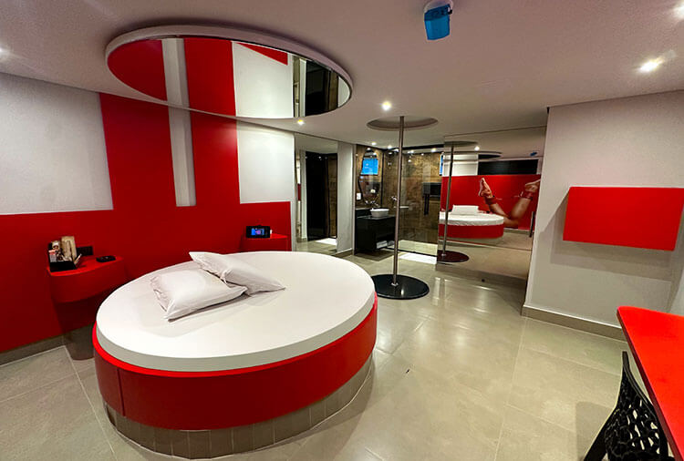 Motel Yellow - Suíte Ibiza