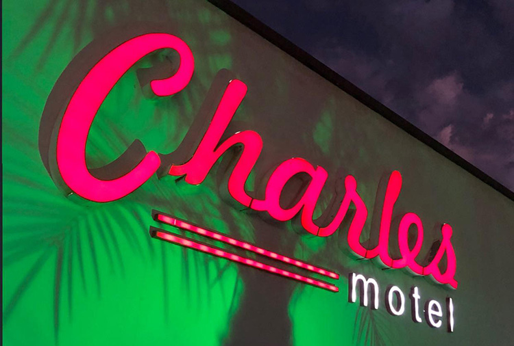 Charles Motel - fachada