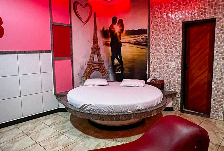 Motel Emoções - Montese - Suíte Love