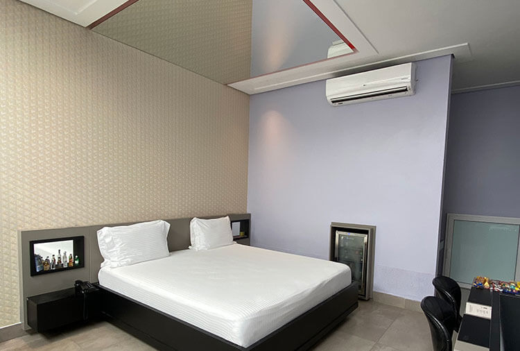Motel Teste 19