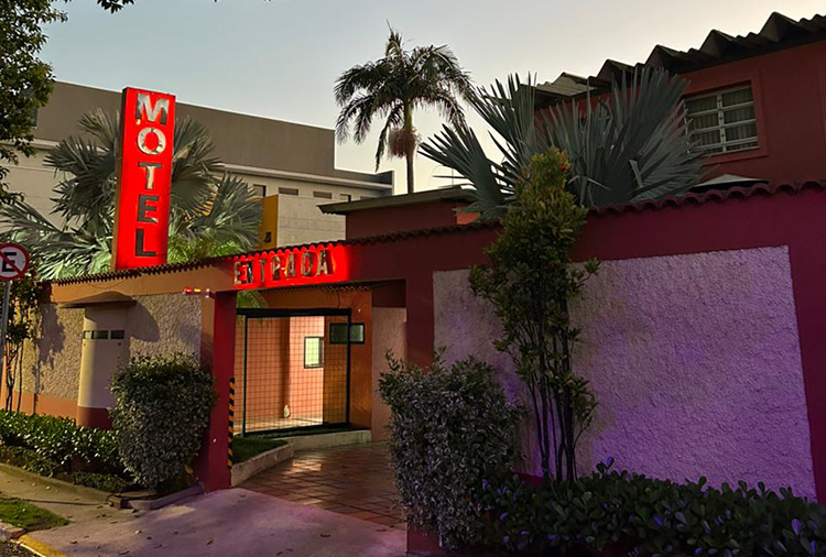 Queen's Motel - fachada